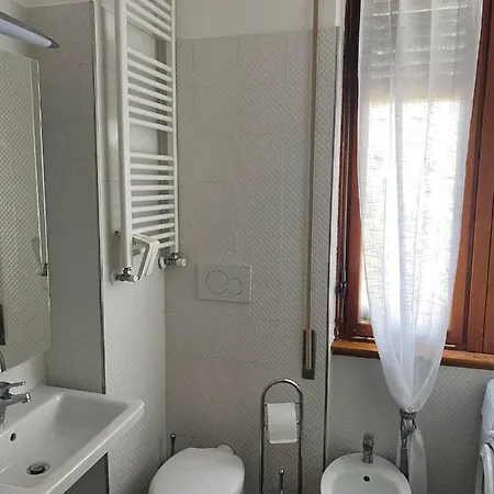 Eur Centro Lux Con Camino 아파트